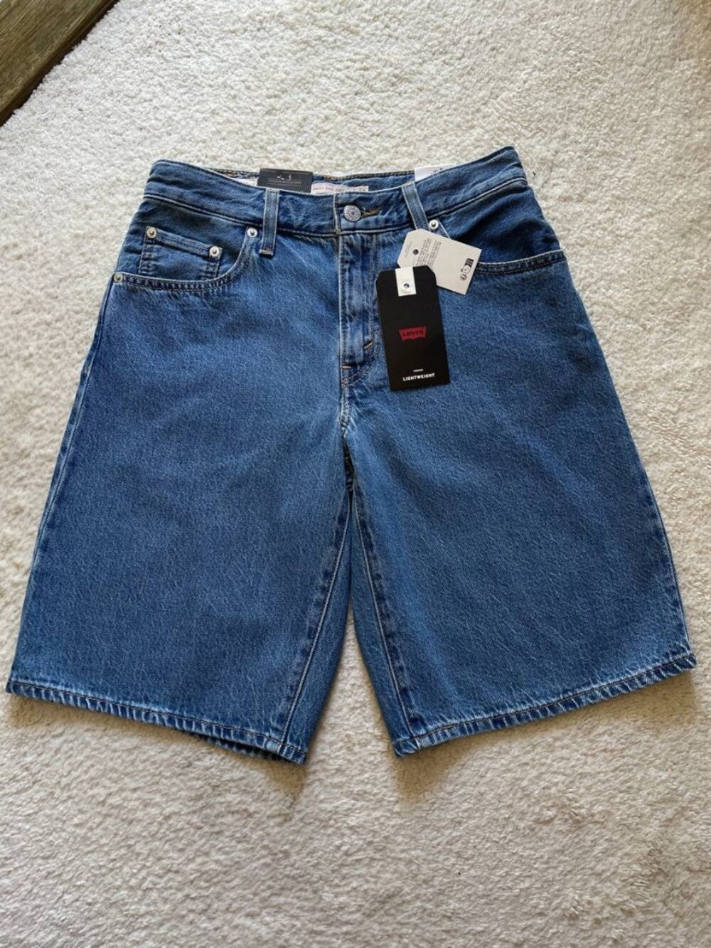 NWT Levi's Premium Mid Rise Baggy Dad Women’s Jorts Size 24